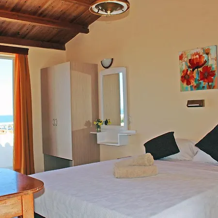 Castello Bianco Aparthotel 3*