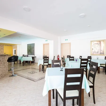Aparthotel Castello Bianco 3*