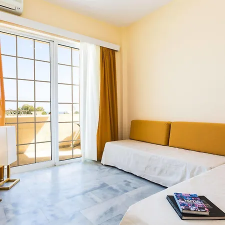Aparthotel Castello Bianco 3*